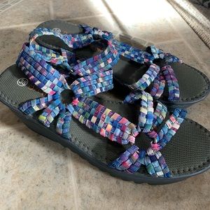 Bernie mev multi color sandal NWOT